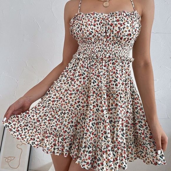 Dresses & Skirts - Floral mini dress
